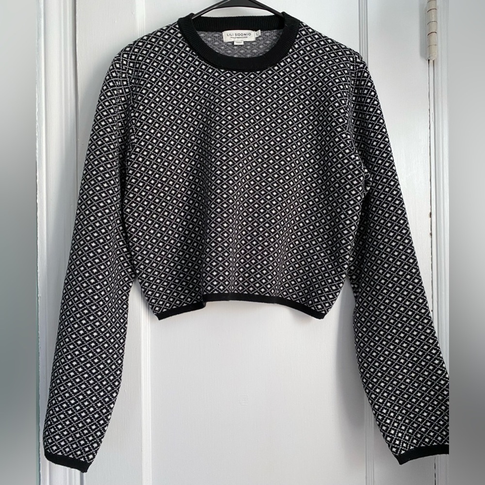 Lili Sidonio Molly & Bracken Round Neck Cropped Long Sleeves Sweater Size: Large